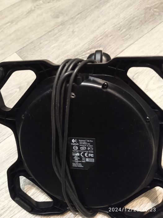 Продам ігровий джойстик .