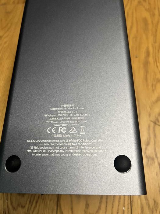 Obudowa na 4 dyski HDD i SSD