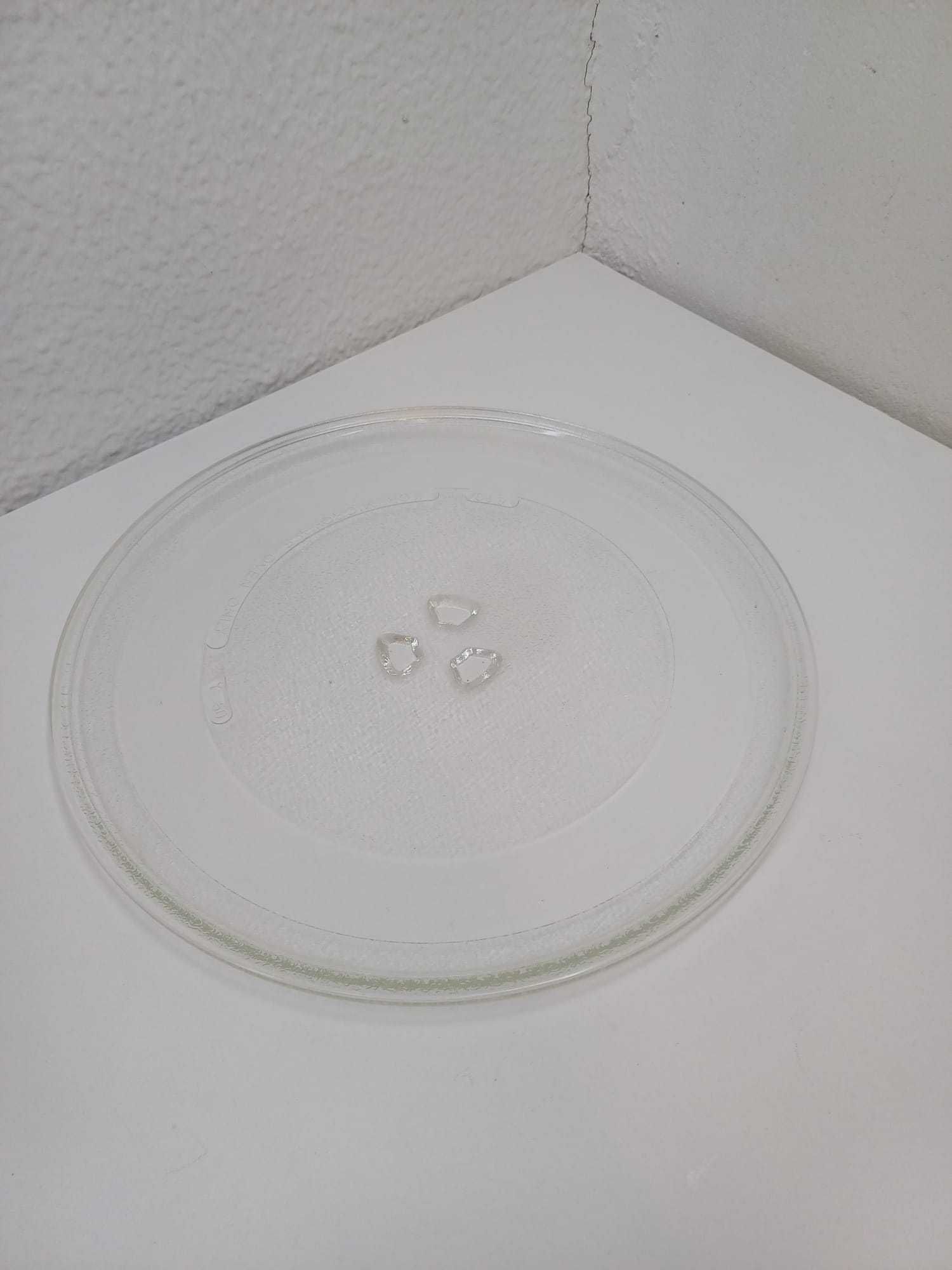 Prato de microondas como novo