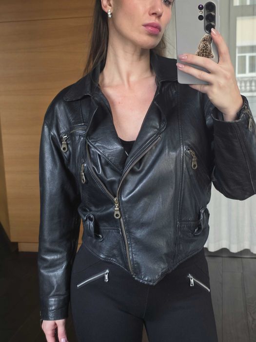 Стильна вінтажна косуха з натуральної шкіри жіноча чорна приталена