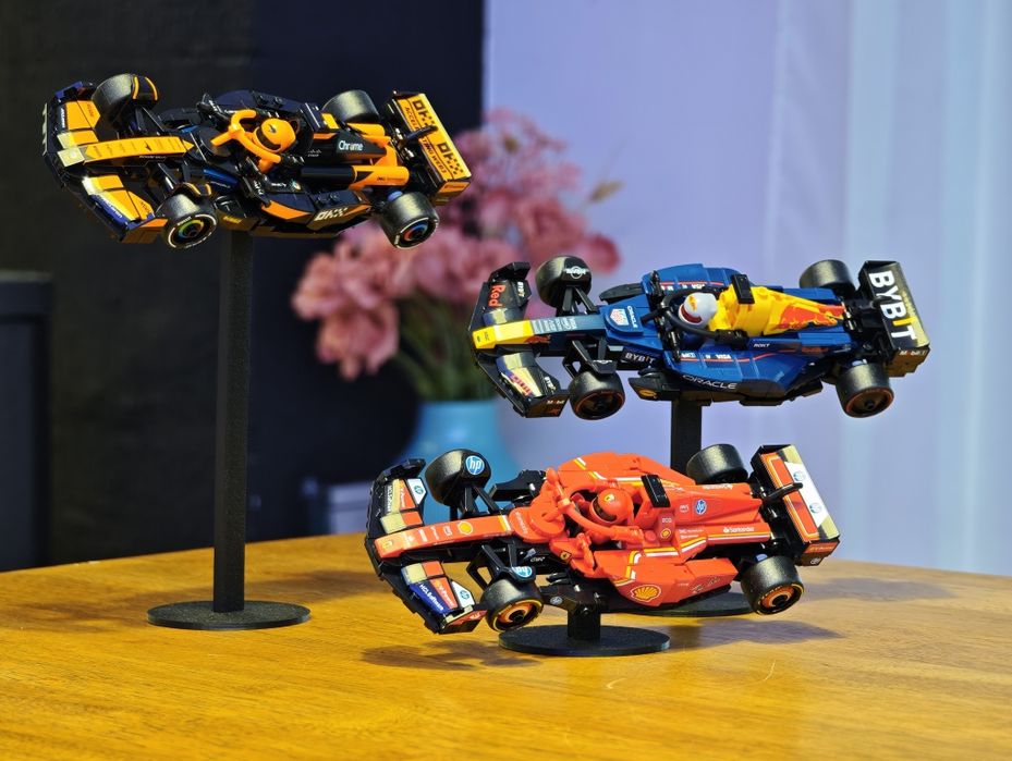 Zestaw trzech Stojaków na LEGO Speed Champions Bolidy F1