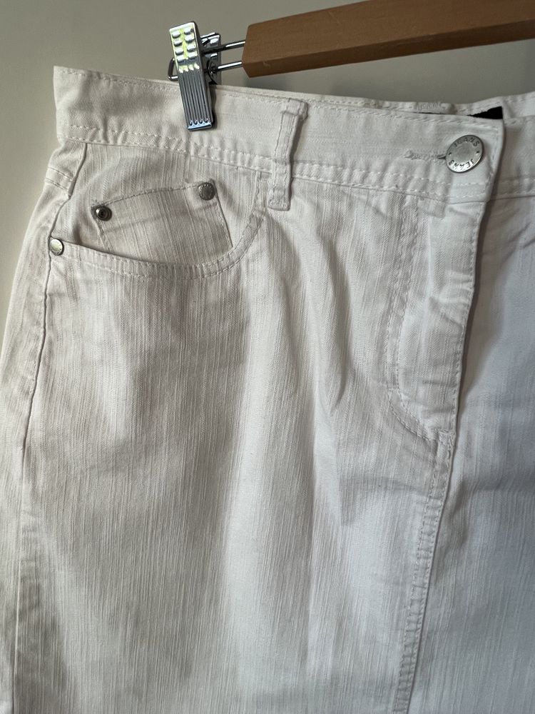 Biała spódnica jeansowa do kolan Olivia rozmiar 44