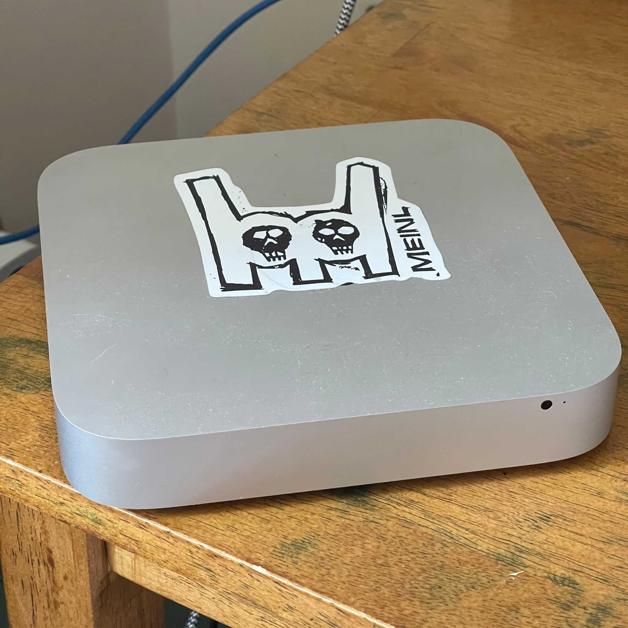 Mac Mini (2014)  I5 2x2,6GHz, 8GB RAM, 1TB HDD