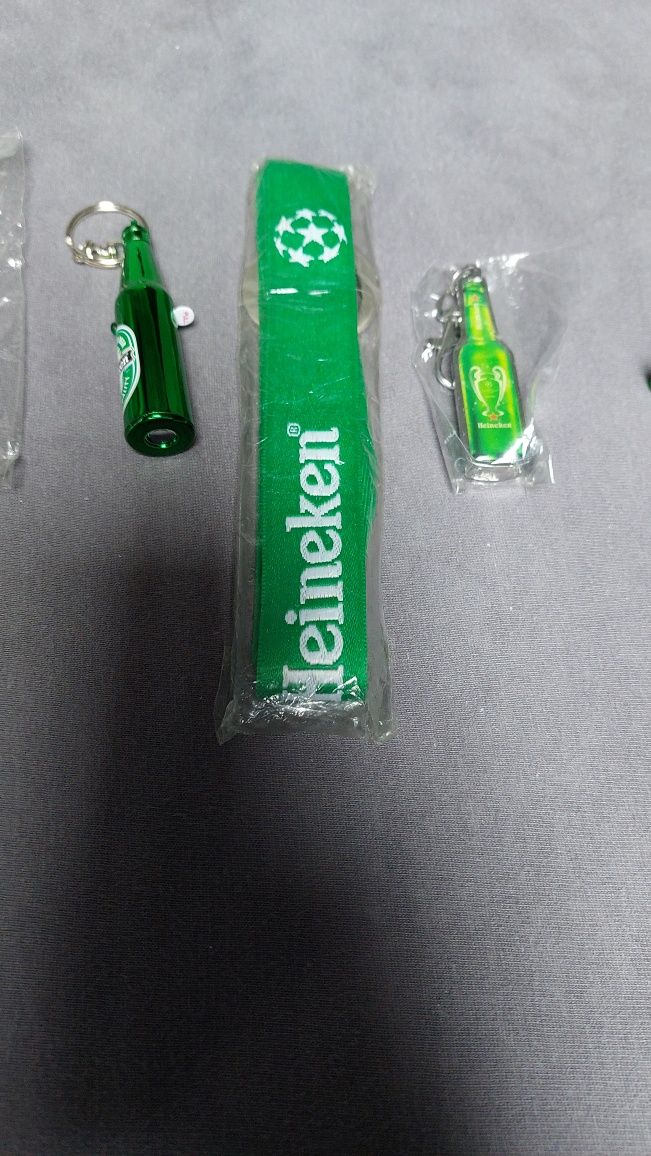 Heineken zestaw gadżetów Okulary Smycz Otwieracz Brylok Latarka