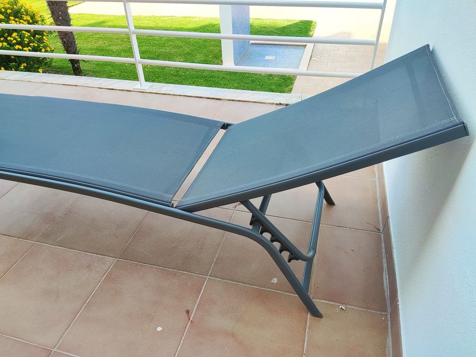 Espreguiçadeira de piscina