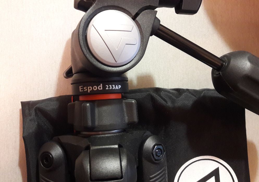 Видео камера Sony HDR-CX130 штатив Vanguard Espod 233AP