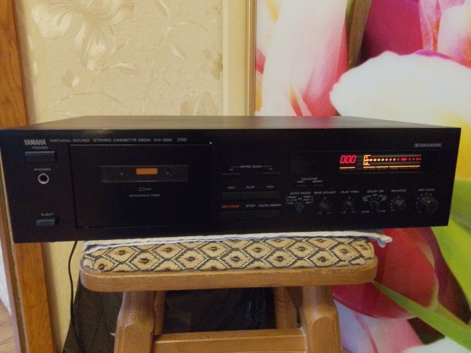 дека JVC , Fisher.Yamaha .