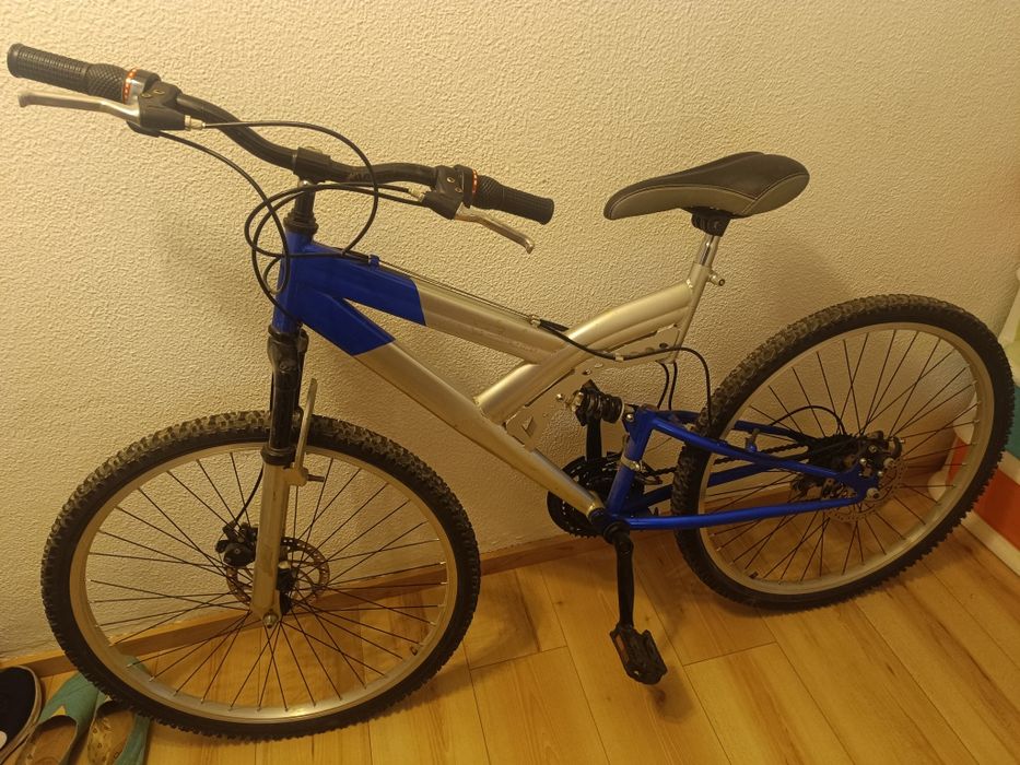 Bicicleta com amortecedor