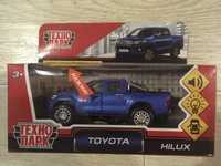 Машинка Toyota Hilux