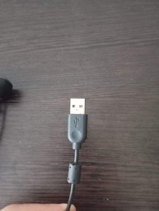 Продам веб-камеру Logitech HD Webcam C270.
