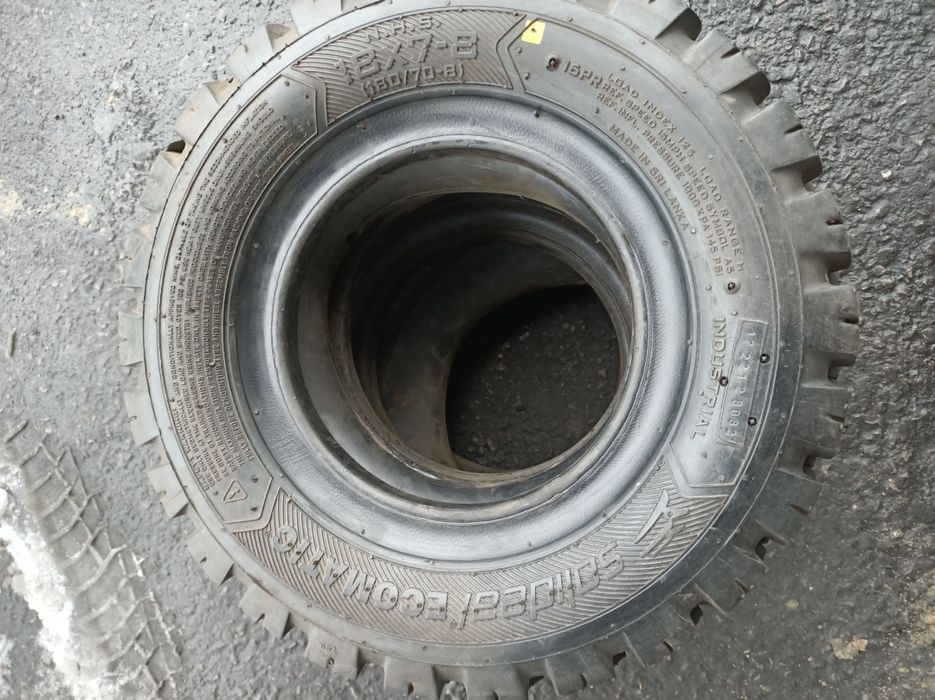 Opony do wózka widłowego 18x7-8 Solideal 16PR NOWE