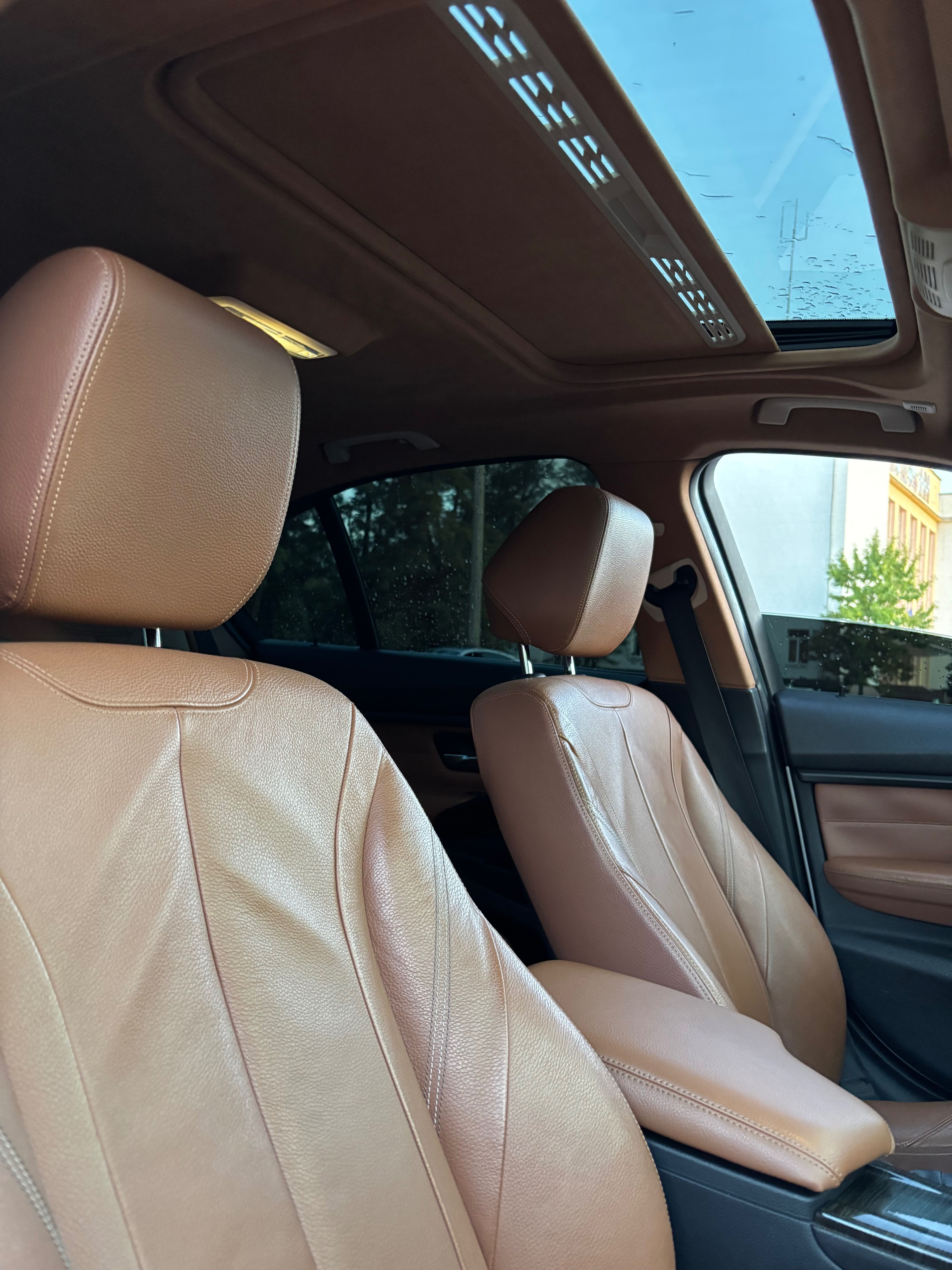 Автомобіль BMW 328i