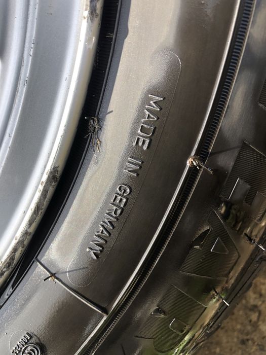 Дискі зимовими шинами Good Year 235/60 R16 зняті BMW e 38