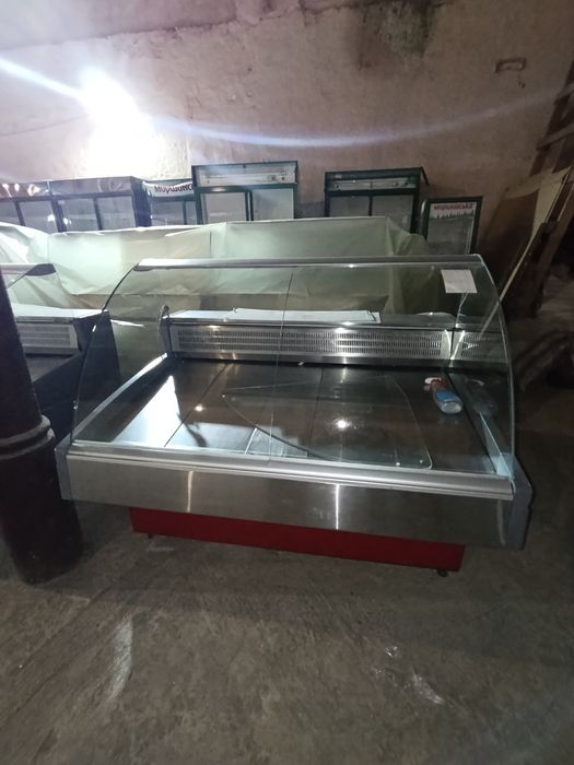 Холодильники торговые и профессиональные