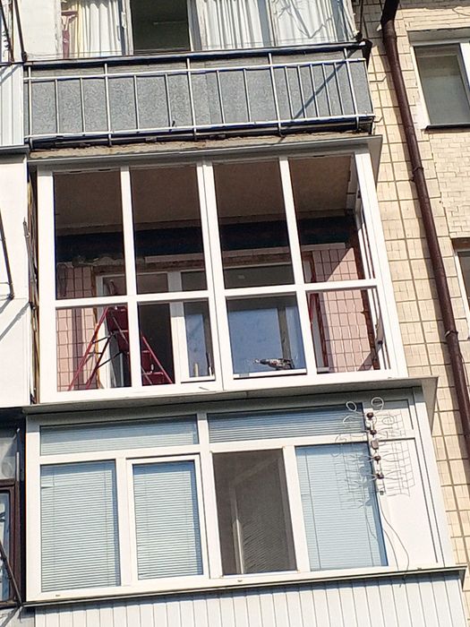 Балкон під ключ. Вікна і двері