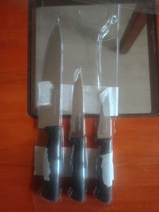 Noże kuchenne 1 duży i 2 zwykłe som całe