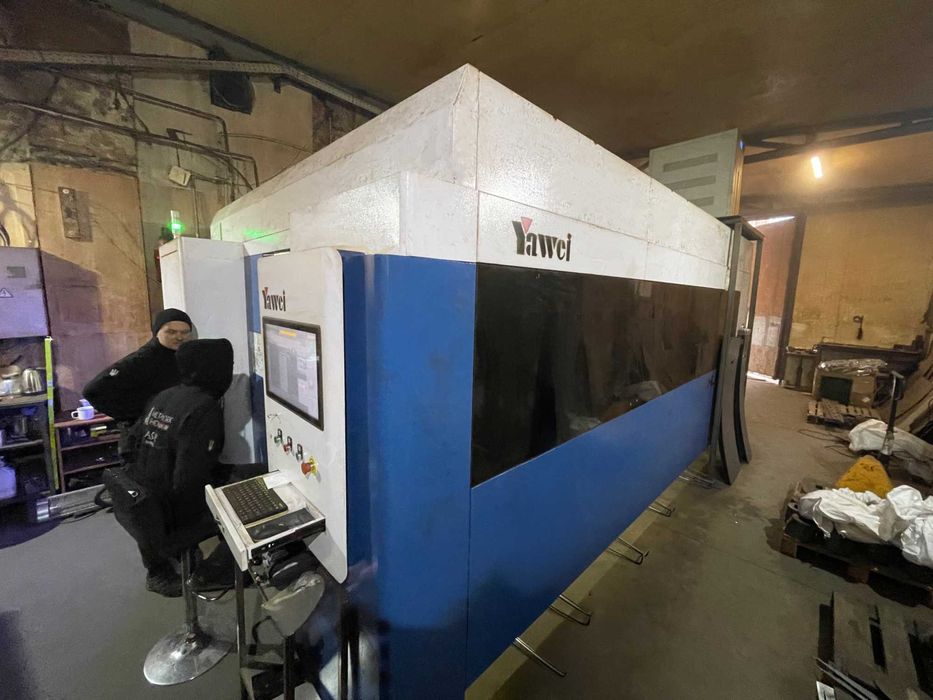 Б\В лазерний верстат\станок Yawei HLE1530 Raycus 12kW для різки металу