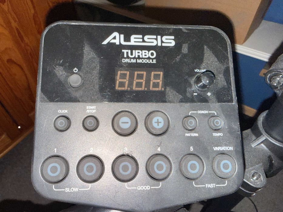 Perkusja elektroniczna Alesis Turbo Mesh Kit – sprawna, gotowa do gry!