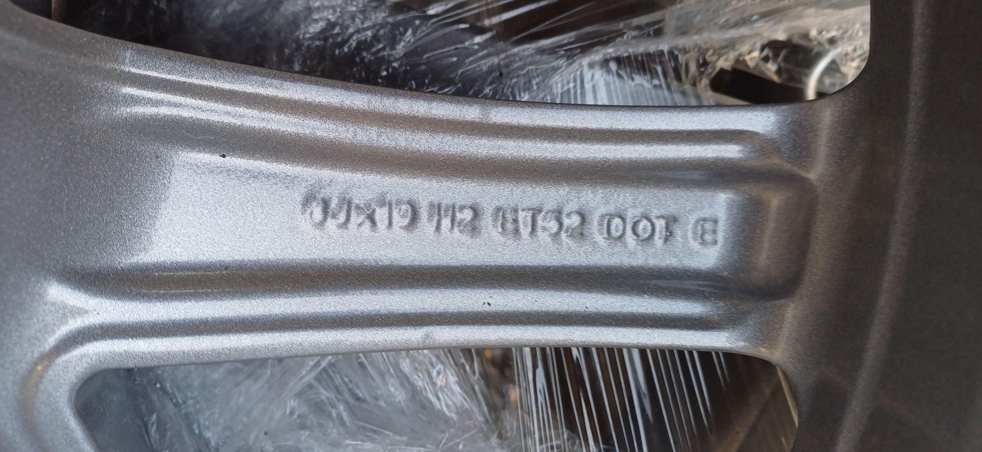 Alufelgi MERCEDES 8x19 cali , rozstaw śrub 5x112 , po regeneracji.