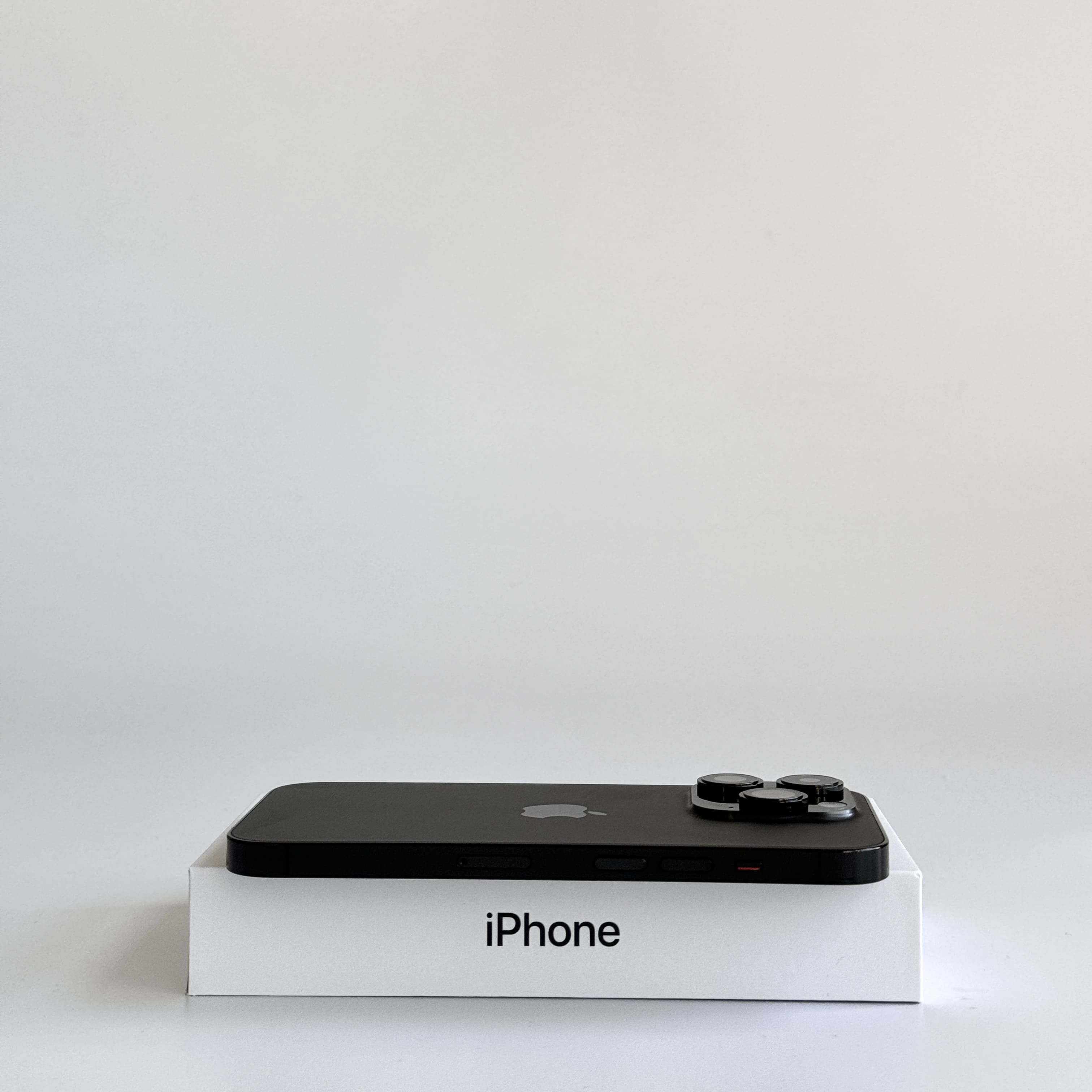 Б/У Apple iPhone 14 Pro 256Gb Space Black eSIM