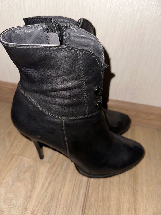 Шкіряні ботильйони 40 розмір повний