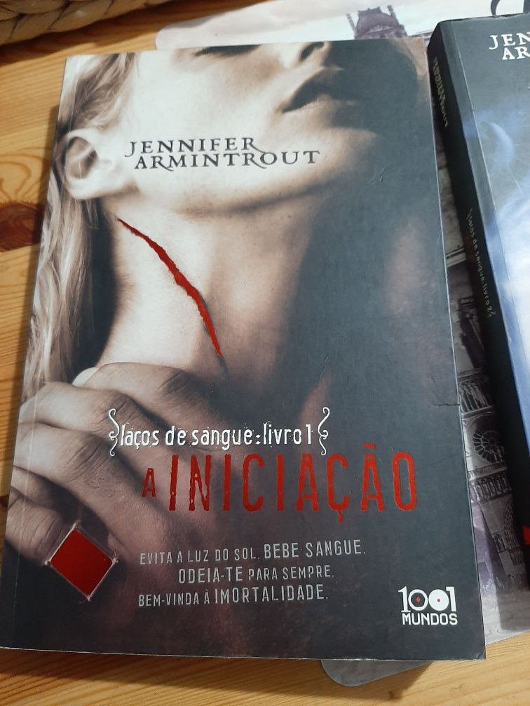 Laços de Sangue de Jennifer Armintrout