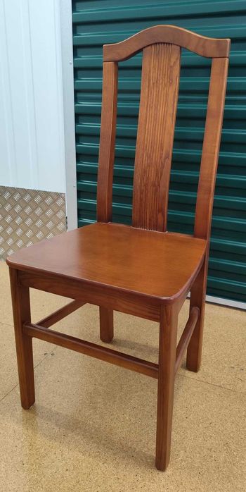 4 cadeiras madeira em bom estado