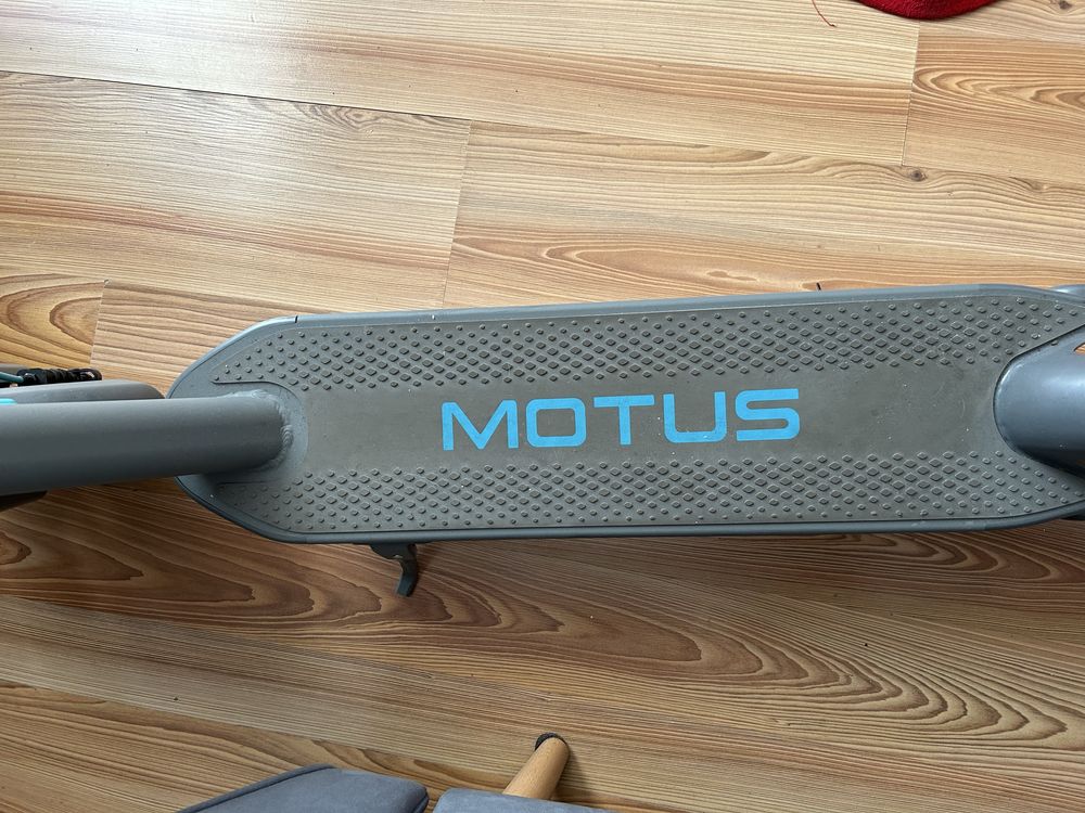 Hulajnoga elektryczna Motus