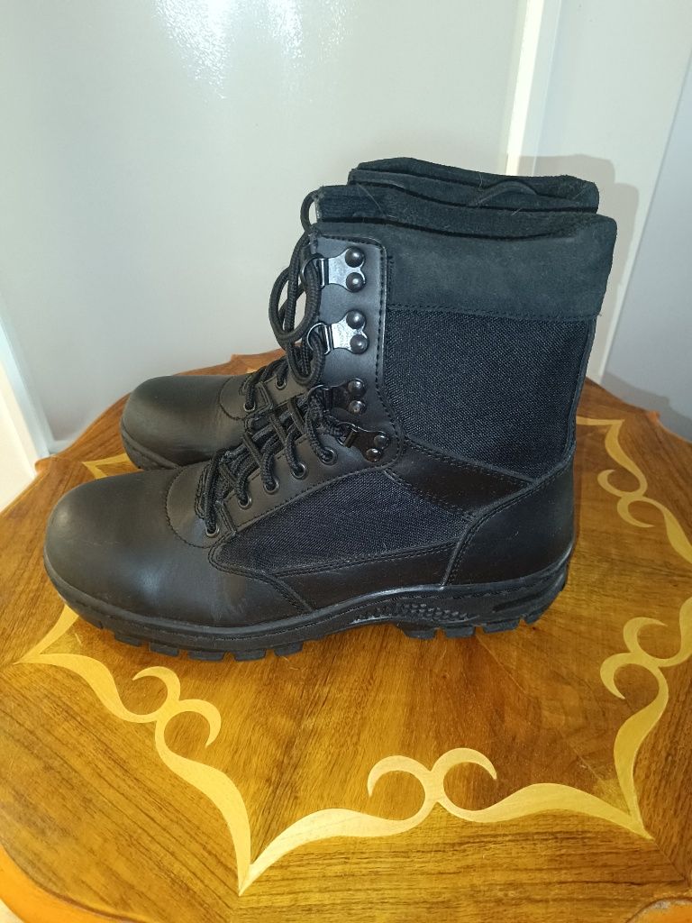Buty taktyczne wojskowe militarne ochrona Mil-Tec SWAT Boots Czarne 44