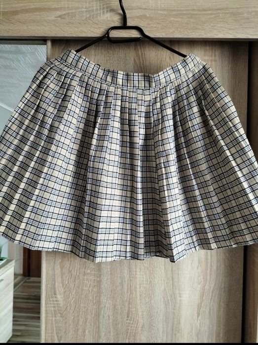 Plisowana spódniczka w kratkę (House)