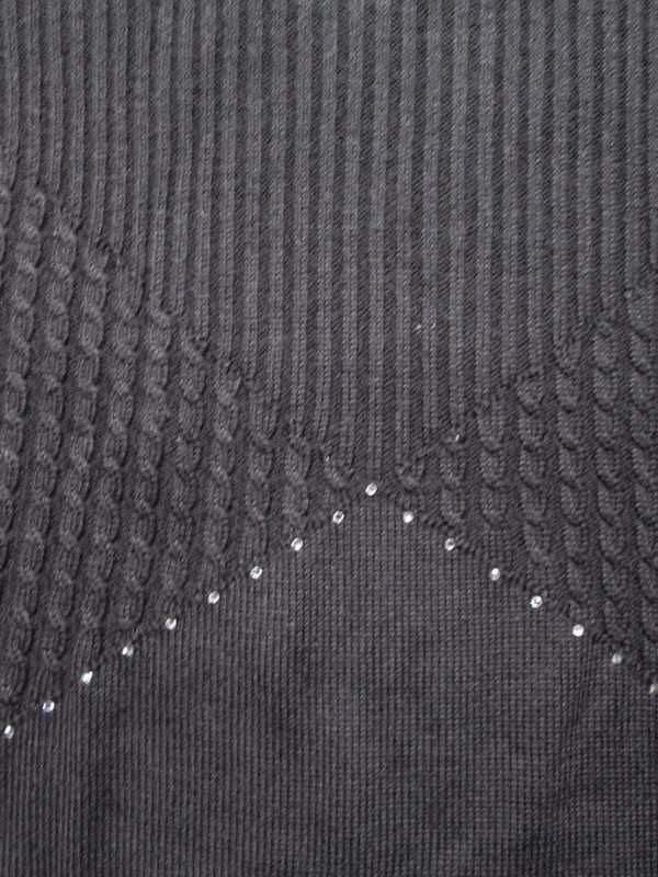 Czarny sweter z "brylancikami" r. 46/48