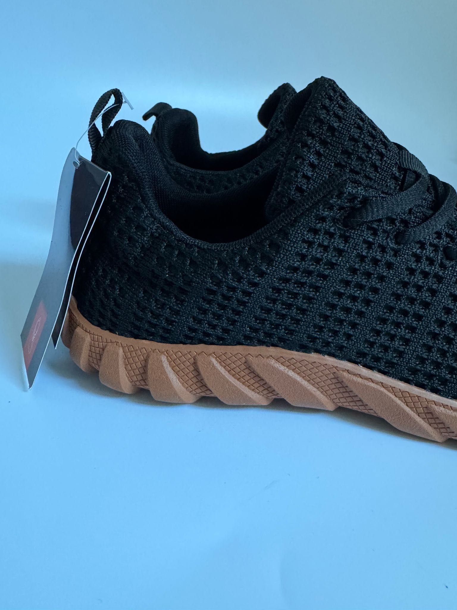 Nowe buty sportowe elastyczne czarne 41