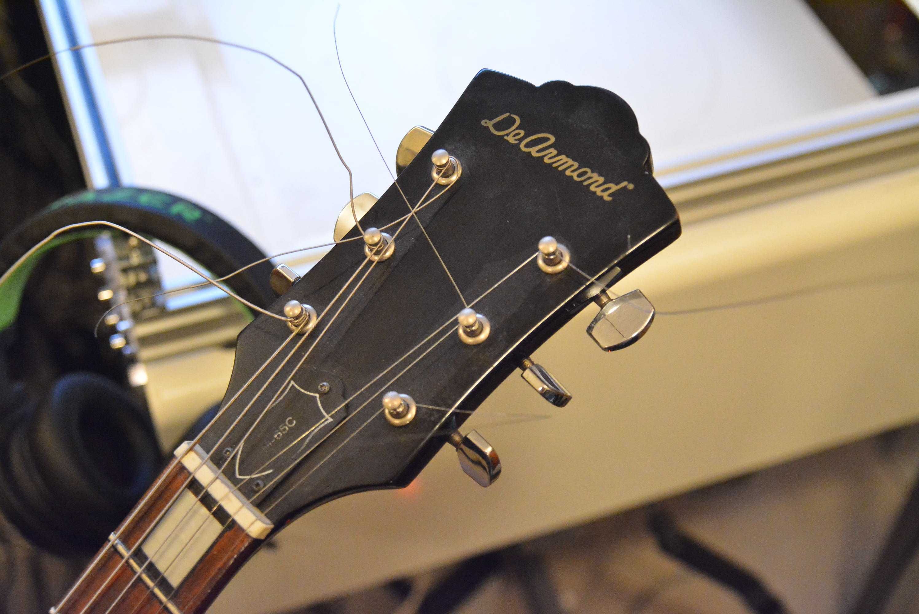 Gitara Les Paul De Armond +case