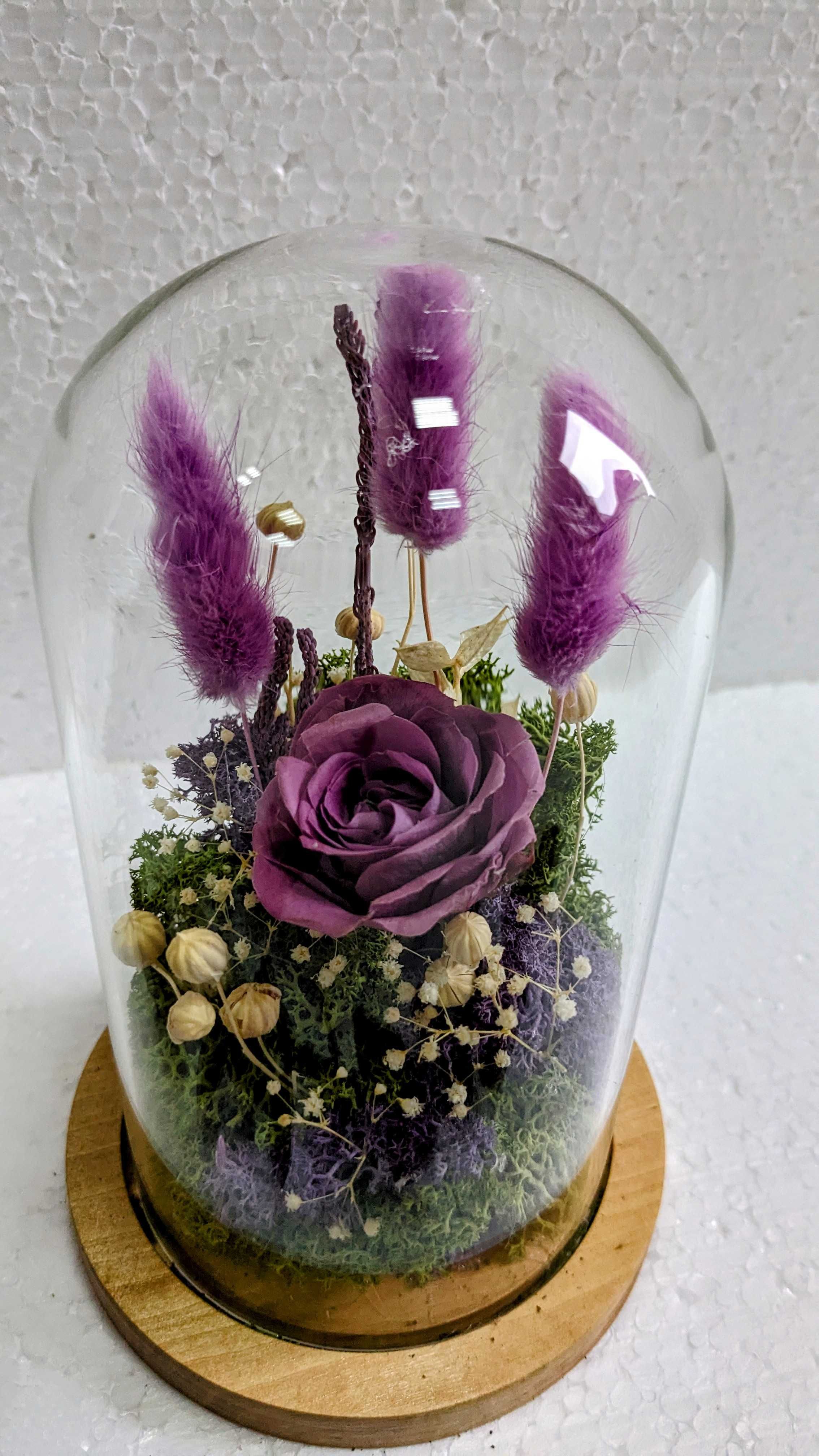 Колба с фиолетовой розой/Довговічна троянда під склом