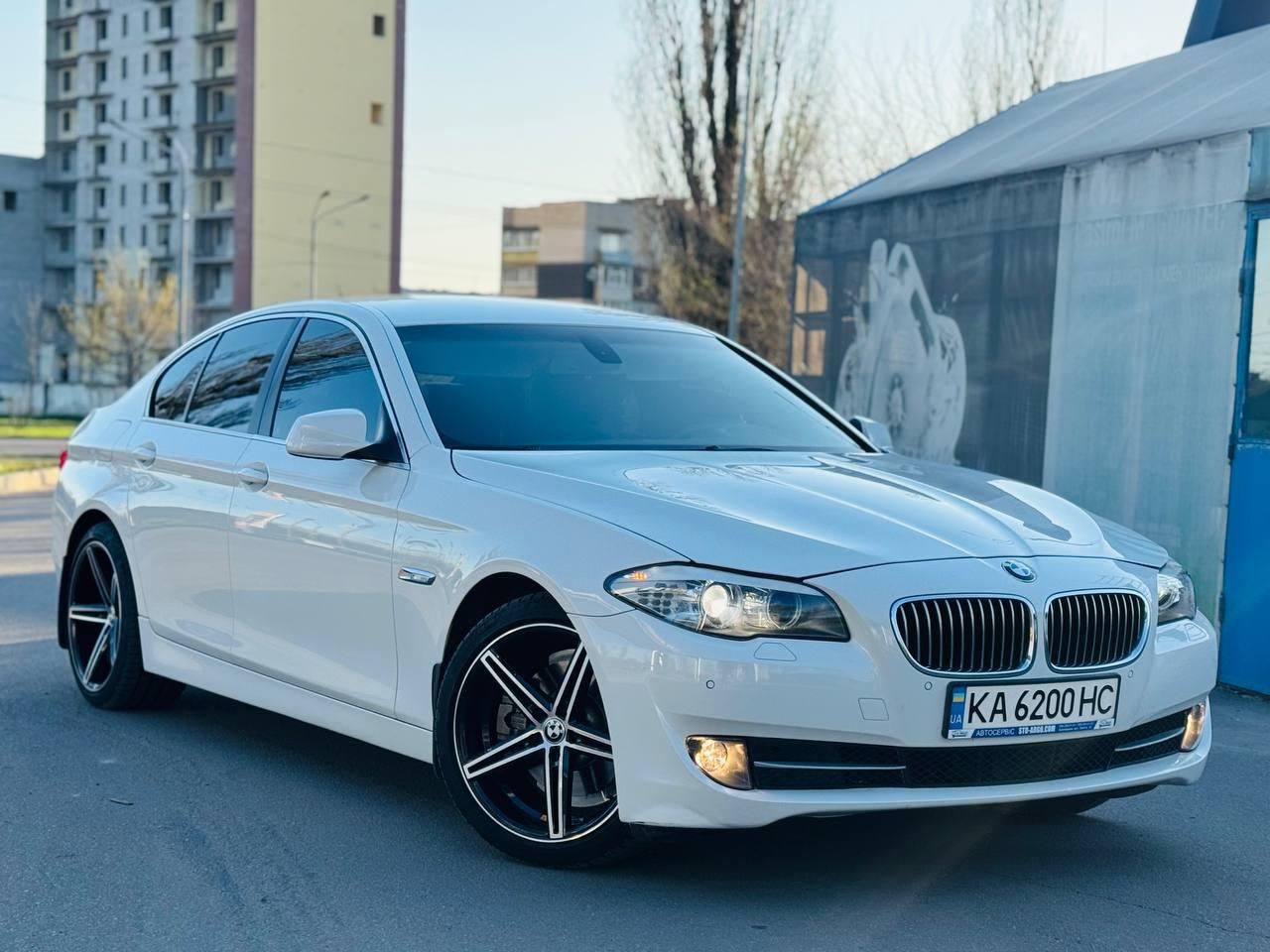 Легковой автомобиль BMW