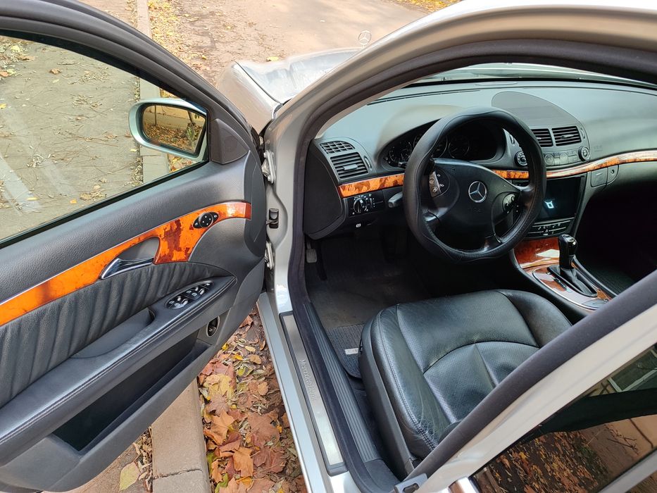 Продам Мерседес Бенц Е 211