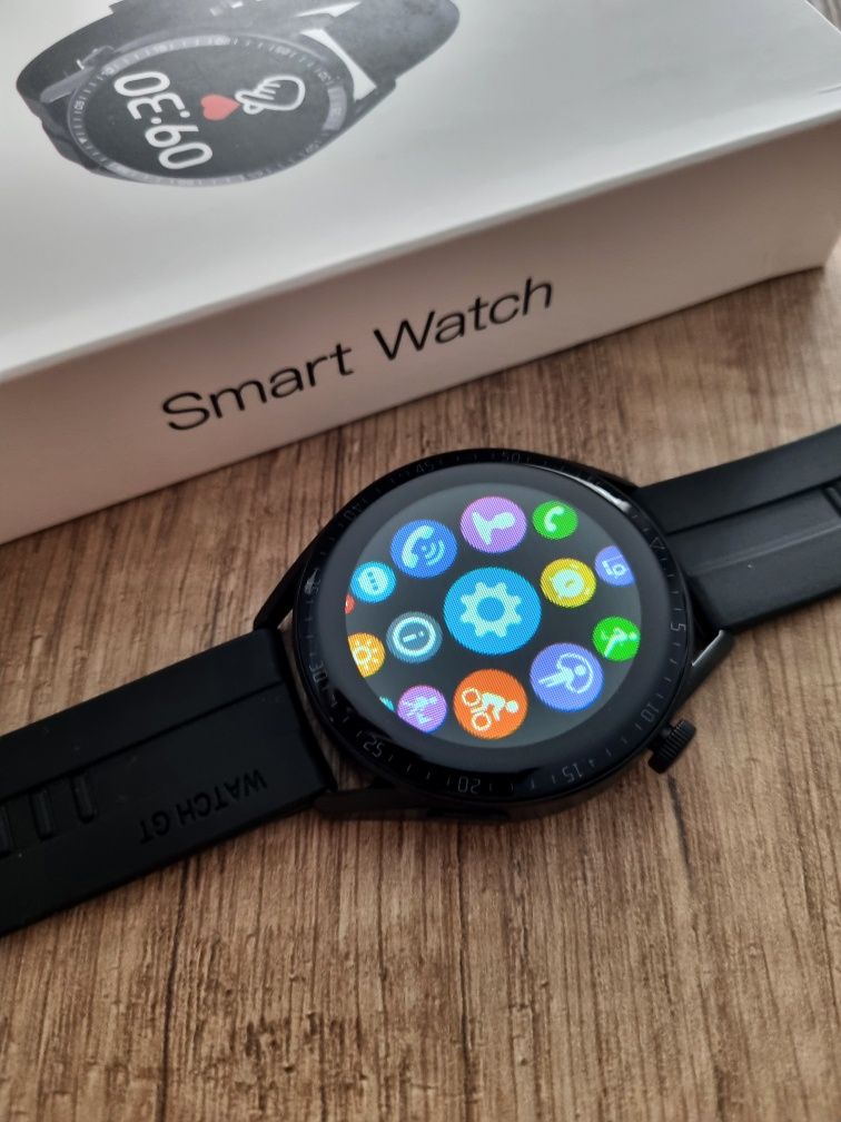 Czarny smartwatch