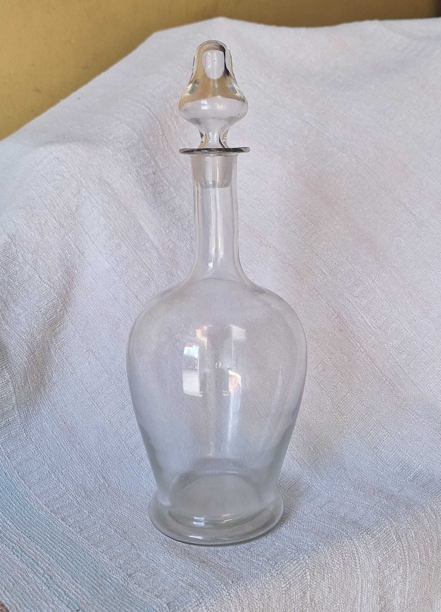 Garrafa de vidro antigo para licor