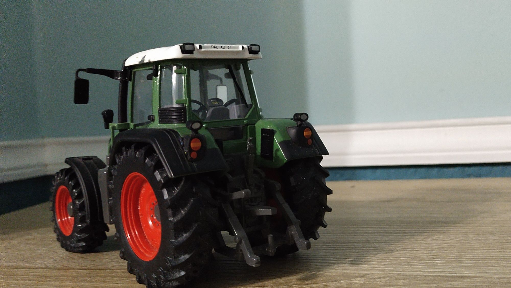 Traktor Fendt universal hobbies jak siku Britains 1:32