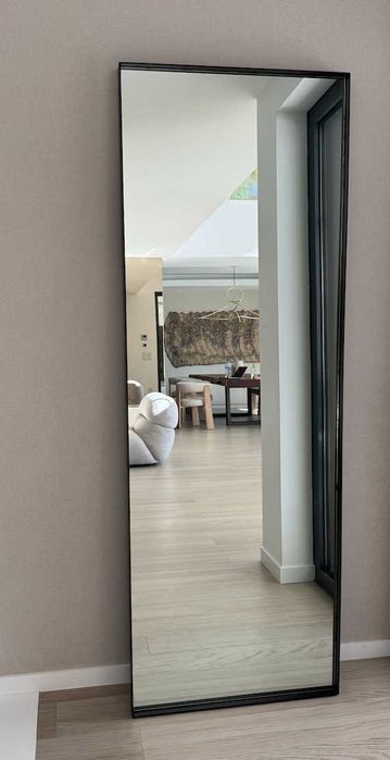 Large black mirror (Grande espelho preto)