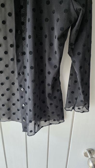 Camisa Stradivarius preta bolinhas M