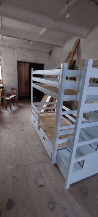 Двухярусне ліжко