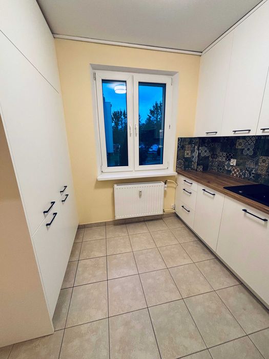 Przytulna kawalerka z balkonem na spokojnym osiedlu!