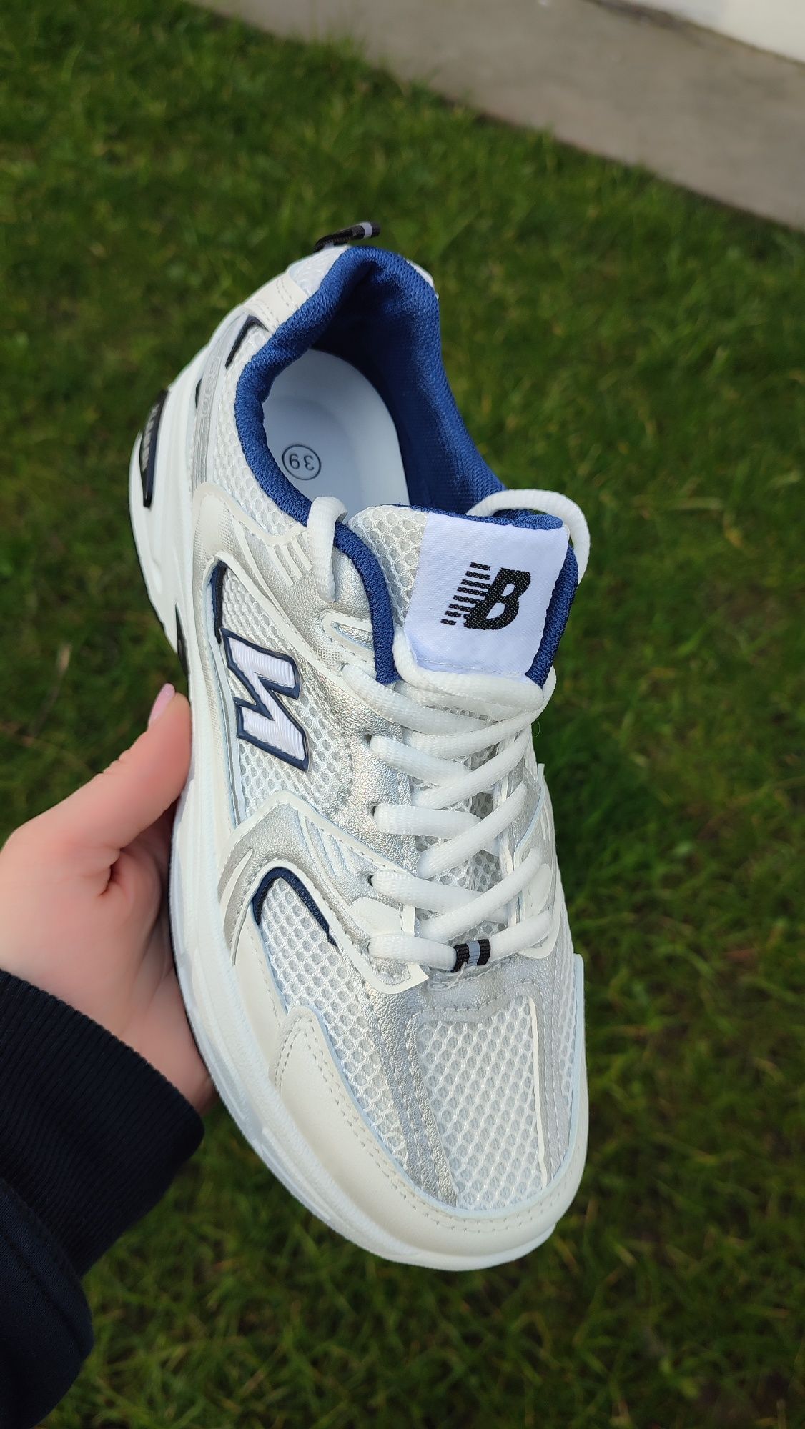 New Balance модель 530