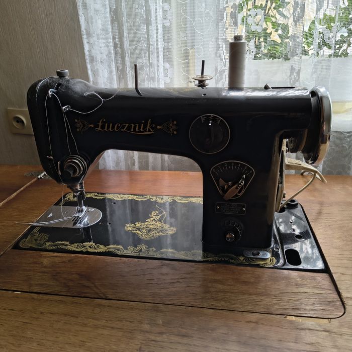 Maszyna do szycia Łucznik 86 używany stan bardzo dobry
