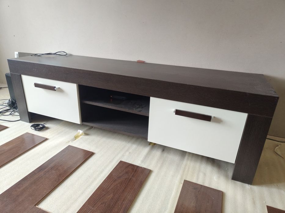 Pilnie sprzedam zestaw mebli do salonu biurko komoda witryna 2 rtv