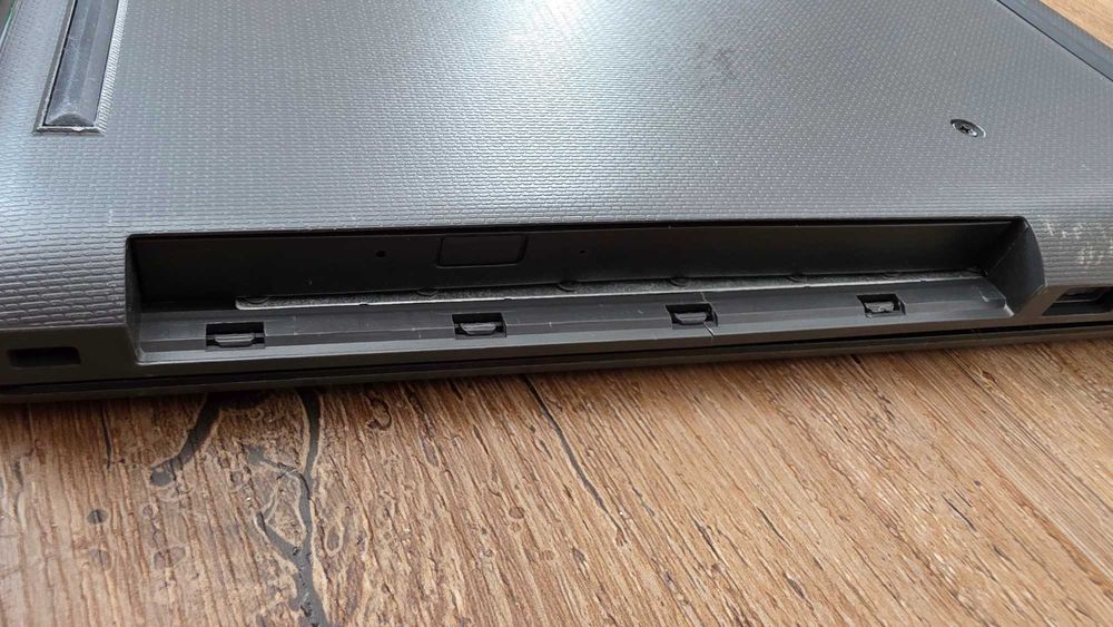 Продам німецький ноутбук HP 250 G7 SSD m.2 128gb + HDD 1TB