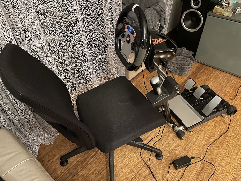 Fanatec CSR zestaw simracing kierownica pedały skrzynia rig fotel KRK