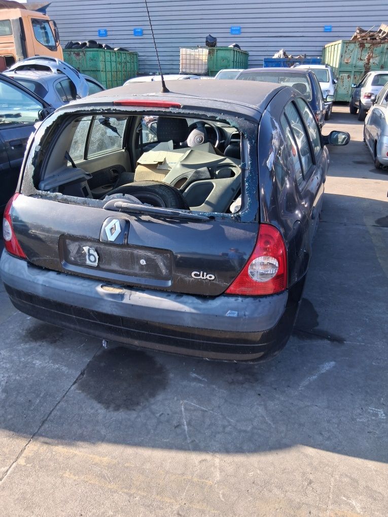 Renault clio para peças