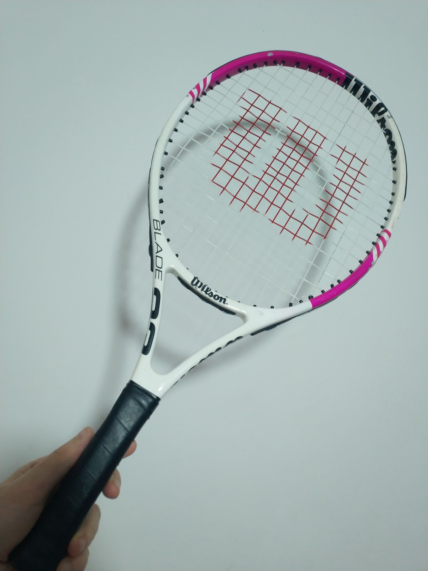 Продам оригинальную ракетку Wilson Blade 23